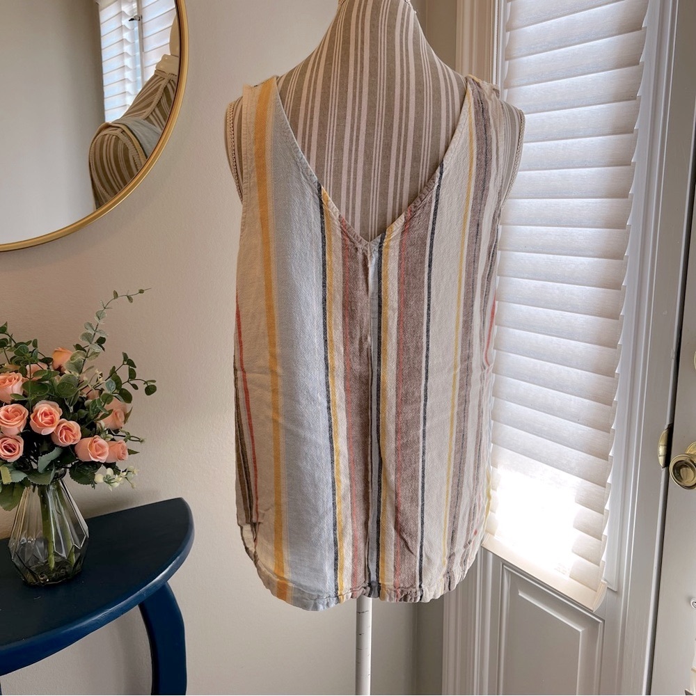 Time and Tru Tan Asymmetrical Tank Top - Picture 3 of 8